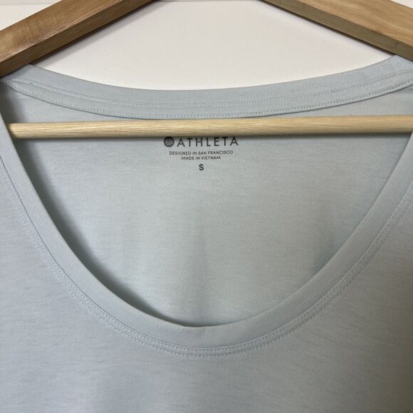 Athleta Essence Vital Tee Short Sleeve Athletic Shirt Size Small Light Blue - Picture 2 of 3